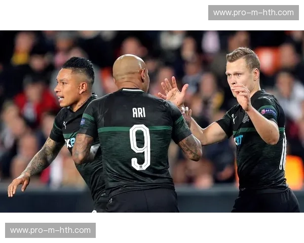 萨福诺夫扑点后指挥防线，斯特拉斯堡士气提升