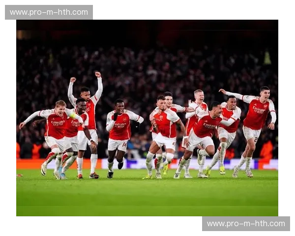 阿森纳全胜晋级秘诀：三中卫体系与年轻阵容体能优势